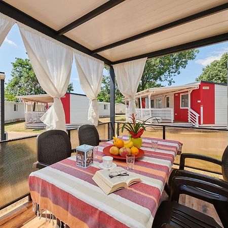 Camping Adria Mobile Home Park أوماغ المظهر الخارجي الصورة
