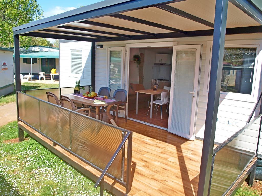 Camping Adria Mobile Home Park أوماغ الغرفة الصورة
