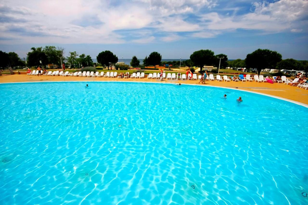 Camping Adria Mobile Home Park أوماغ المظهر الخارجي الصورة