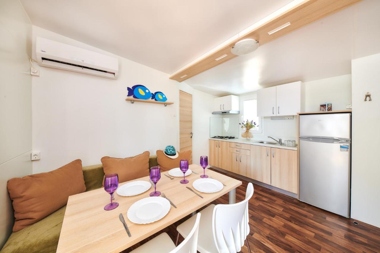 Camping Adria Mobile Home Park أوماغ المظهر الخارجي الصورة
