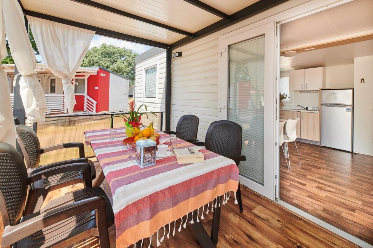 Camping Adria Mobile Home Park أوماغ المظهر الخارجي الصورة