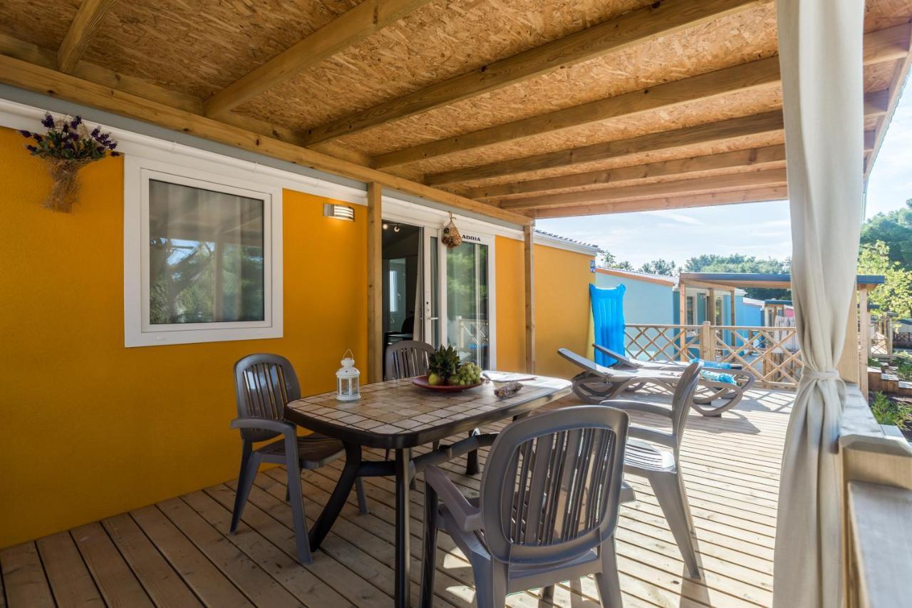Camping Adria Mobile Home Park أوماغ المظهر الخارجي الصورة