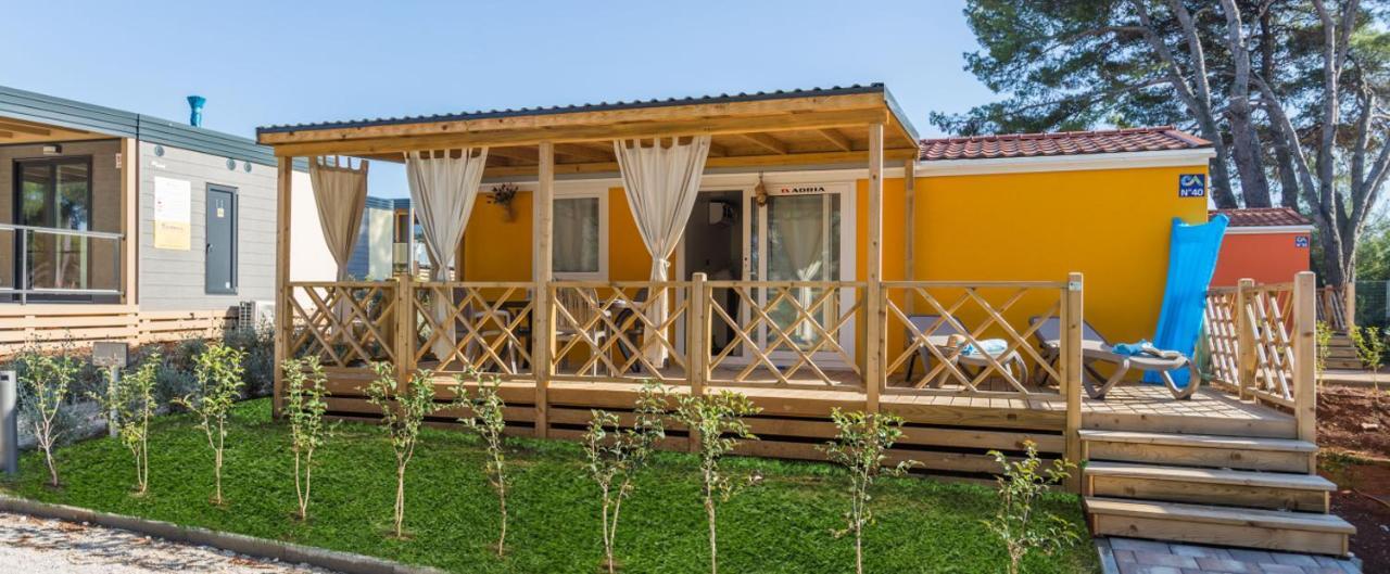 Camping Adria Mobile Home Park أوماغ المظهر الخارجي الصورة