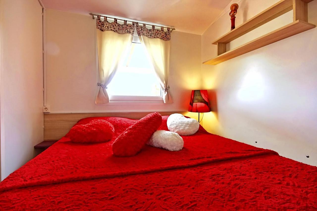 Camping Adria Mobile Home Park أوماغ المظهر الخارجي الصورة