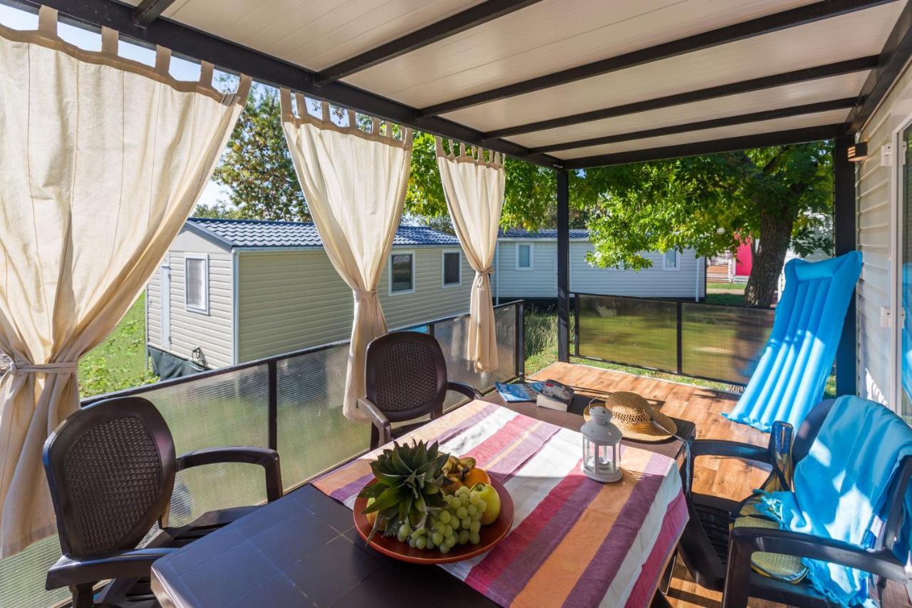 Camping Adria Mobile Home Park أوماغ المظهر الخارجي الصورة